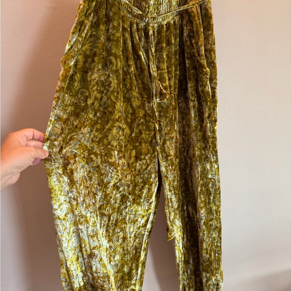 Anthropologie Olive Green Crushed Velvet Jogger Pants - Picture 5 of 7